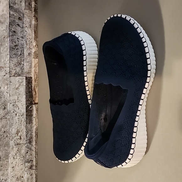 Skechers Wedge Comfort Memory Foam Slip On Navy Blue Women's  Shoes - Picture 2 of 9